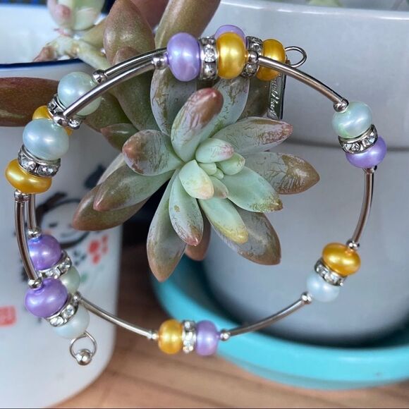 Vantel Pearl Co.  Watercolor Bracelet. $16 ea or bundle 3 for $25 - Picture 1 of 10